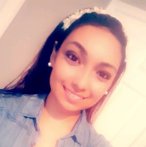 Meet your Posher, Mayra